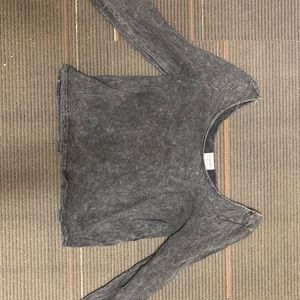 Long sleeve crop top